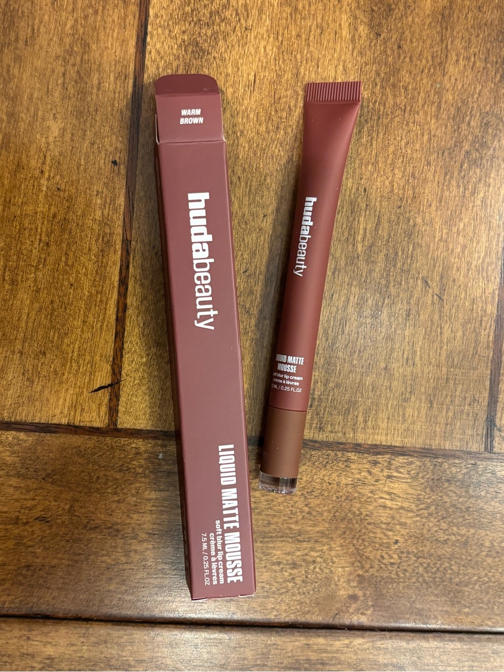 HUDA BEAUTY Liquid Matte Mousse – Warm Brown